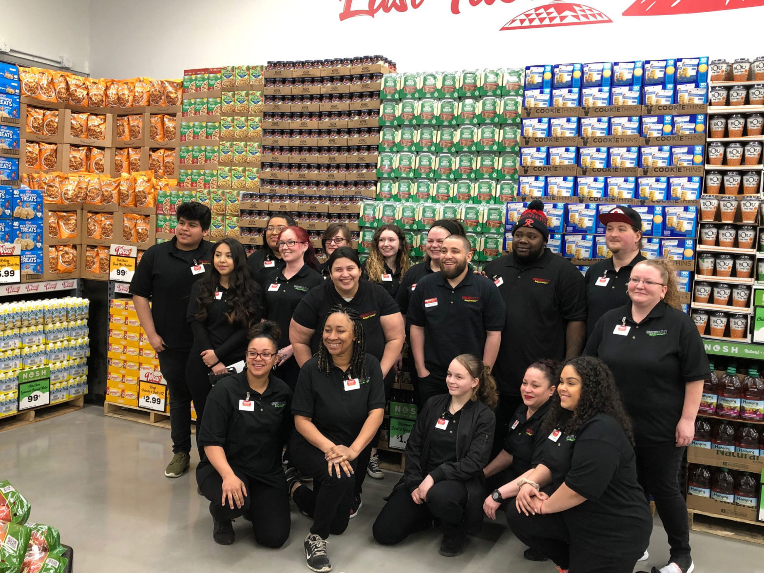 East Grocery Outlet opens! Daily Index