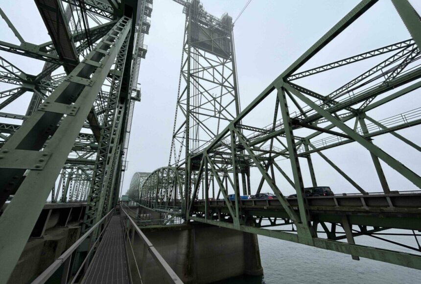 WA looks to raise $1.6 billion from tolls for new I-5 bridge